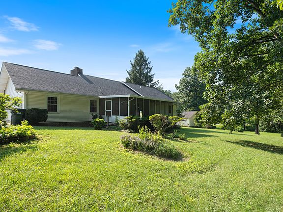 4th image of 219 Brady Dr