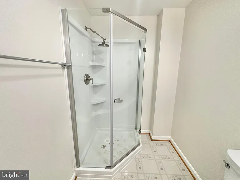 21326 Thimbleweed Ct — Photo 34