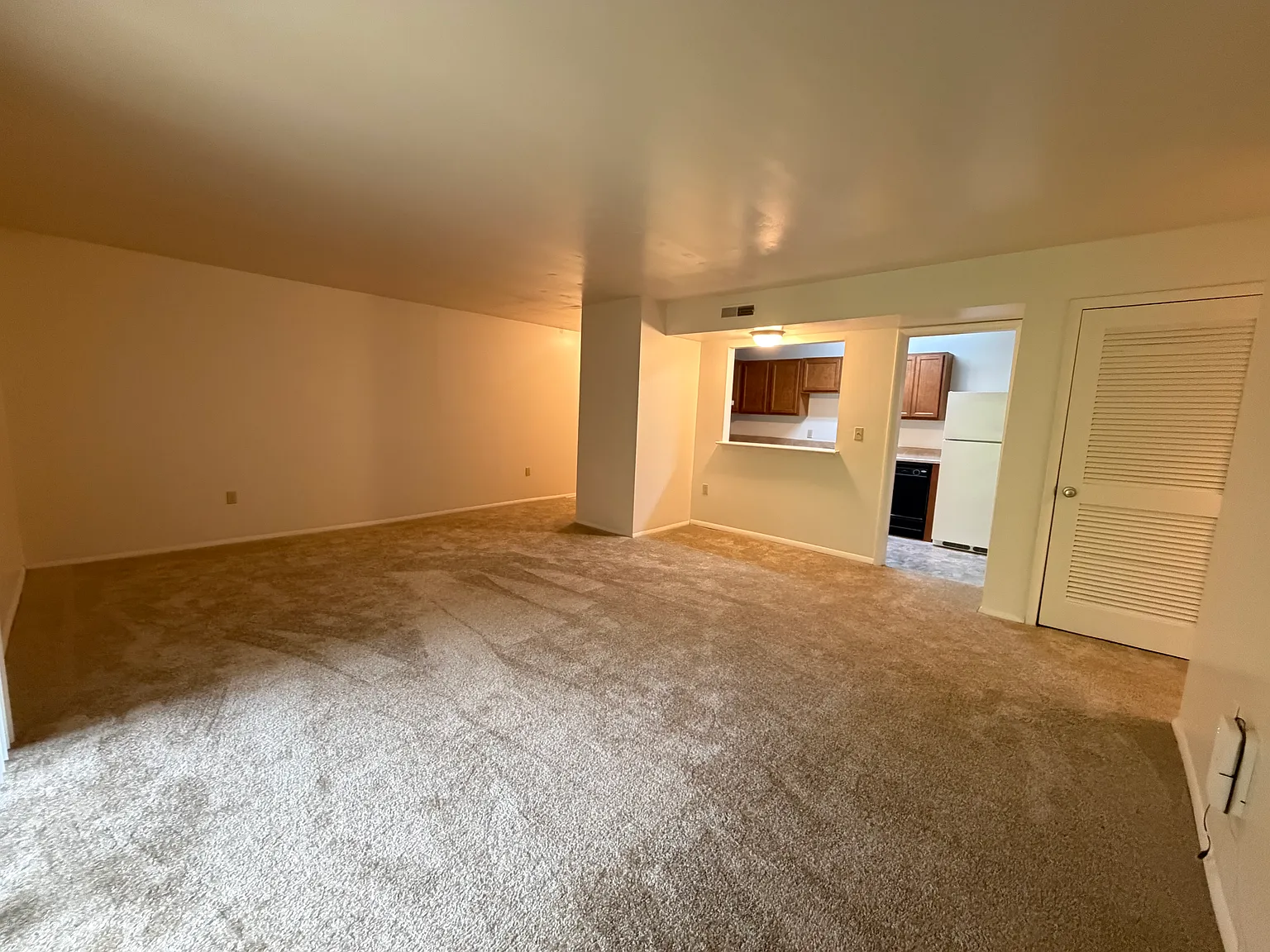 County Green Apartments — Photo 4