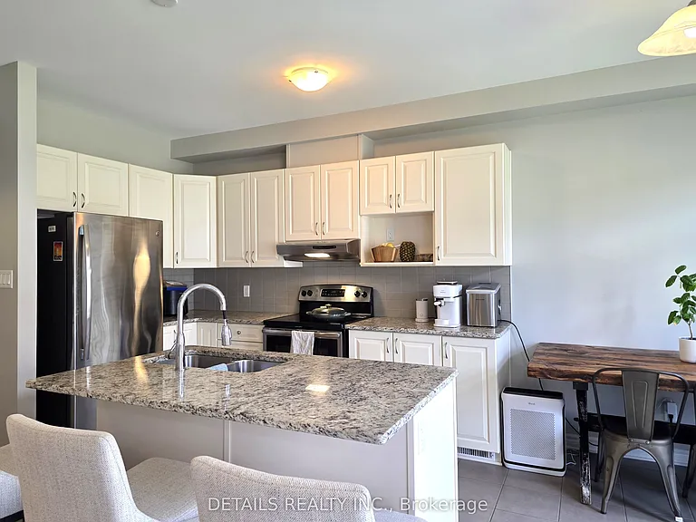 251 Saddleback Cres — Photo 18
