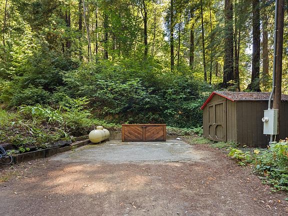 3rd image of 16208 Rio Nido Road