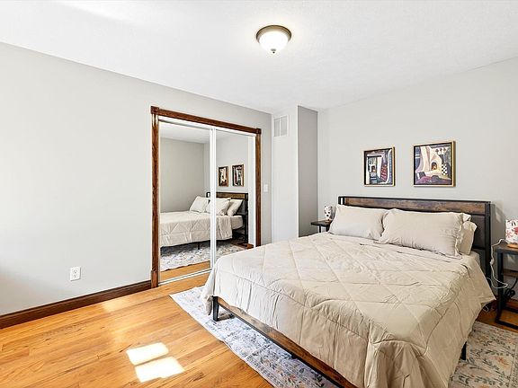 5th image of 4975 E 46th