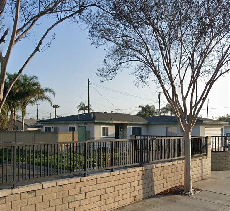 2nd image of 10311 Trask Ave