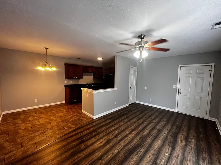 3600 Hillcross Drive — Photo 3