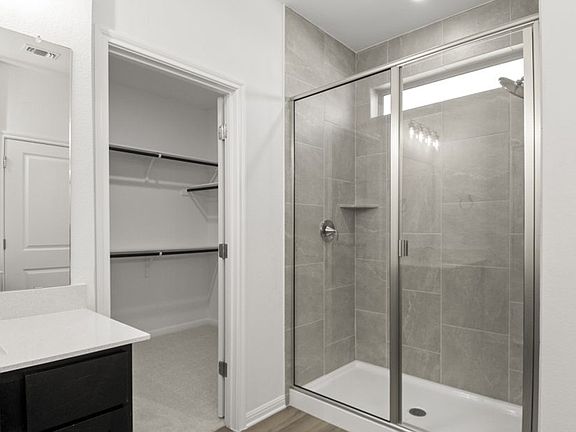 9_PrimaryBathroom4
