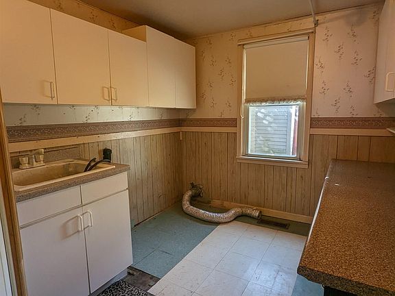 5th image of 2264 Lincoln Manor Dr