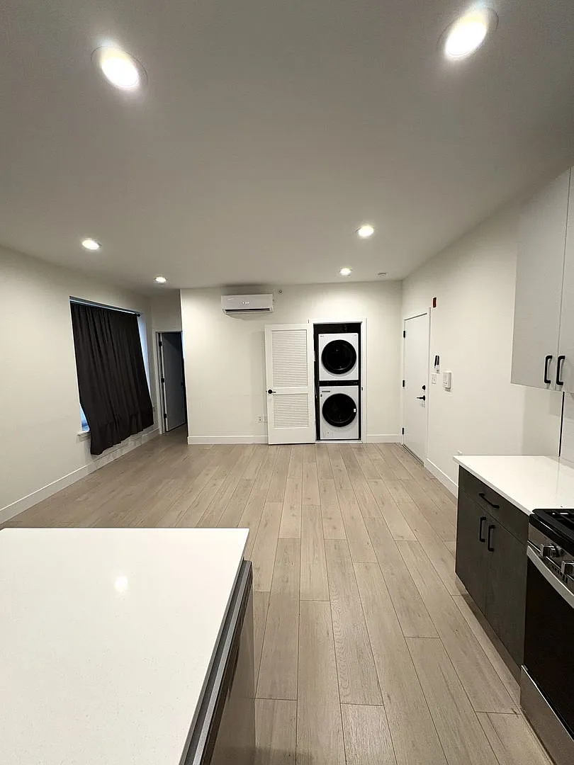 Modern and Sleek 611 S Fagley Street Apartments! — Photo 3