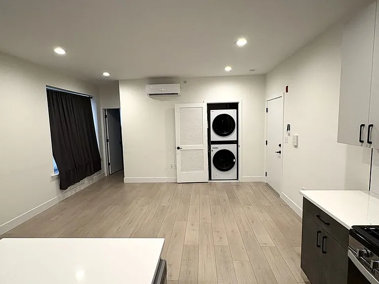 Modern and Sleek 611 S Fagley Street Apartments! — Photo 19