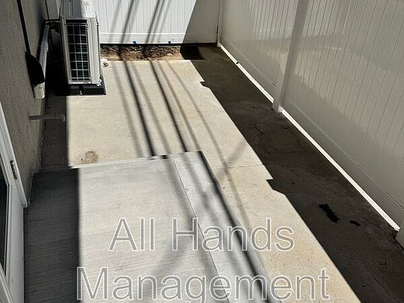 5th image of 231 Loma Ave Unit 18