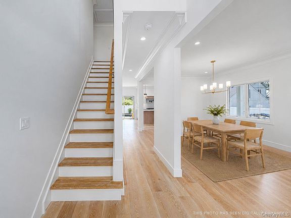 4th image of 405 S Oakwood Drive