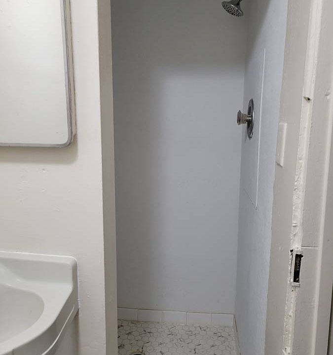 1st image of 245 NW Main St #245
