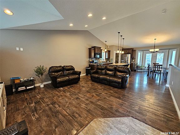 5th image of 537 5th Avenue E #E