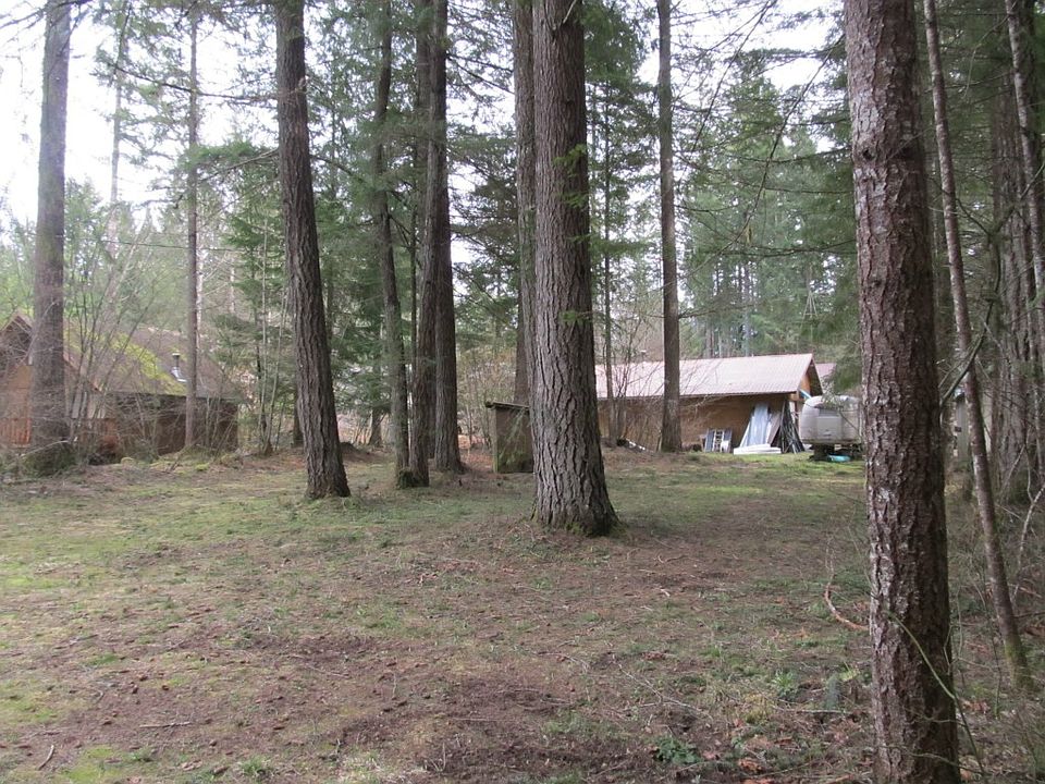 2nd image of 144 Mount Rainier Dr