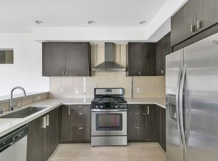 11900 Courtleigh Dr, Los Angeles, CA 90066