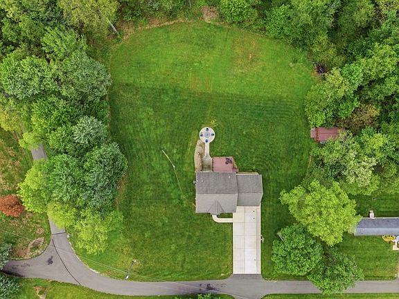 4th image of 113 Oakwood Dr