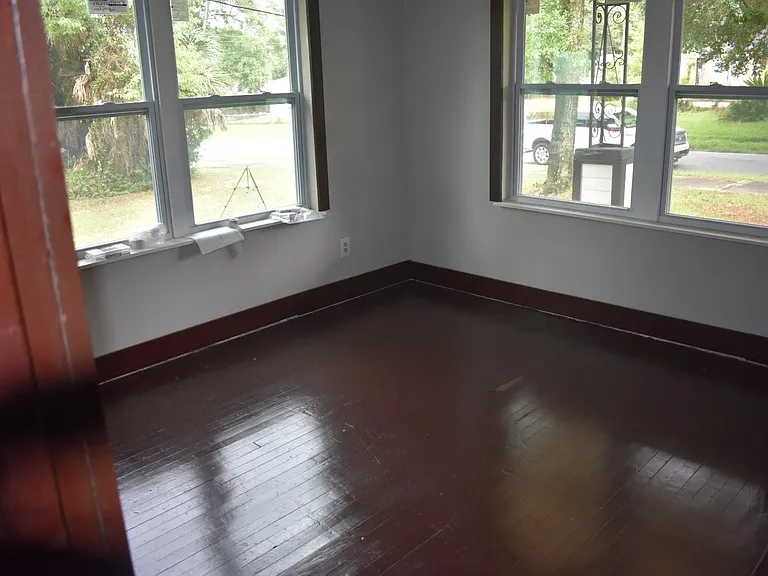 1200 W Lee St — Photo 10