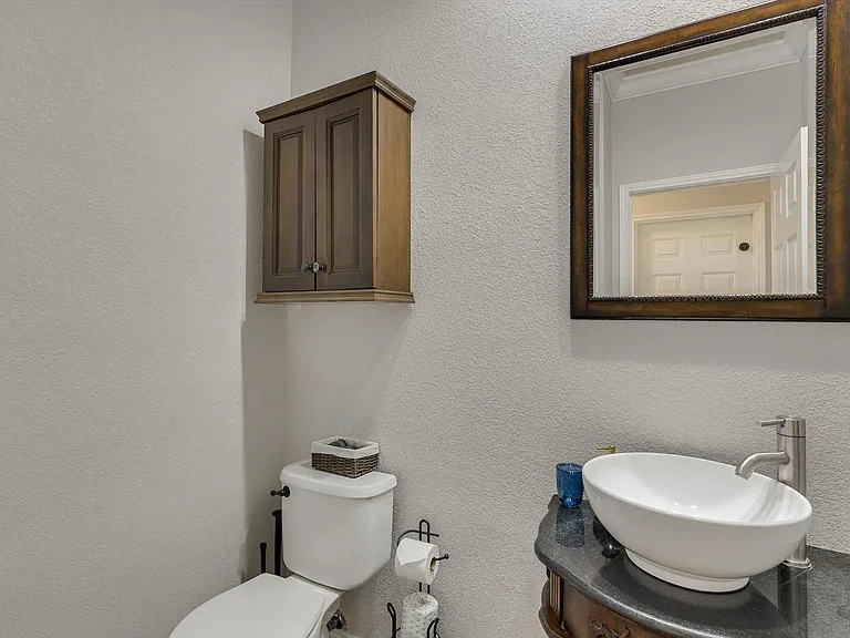 2313 Kingsley Dr — Photo 25