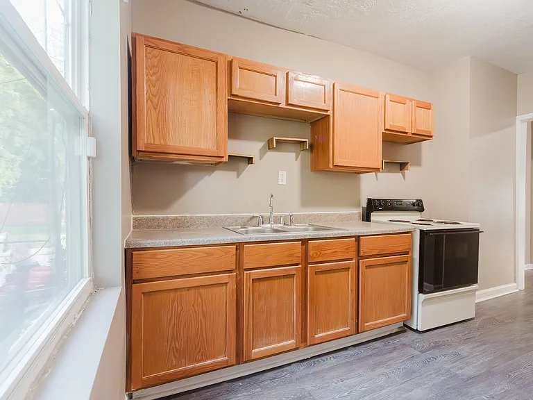 1103 N Keystone Ave — Photo 6