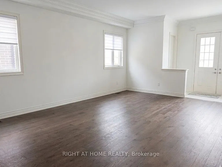 118 Great Falls Blvd — Photo 3