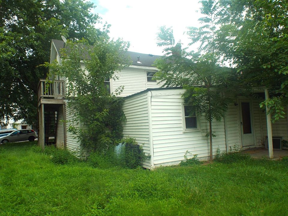 2nd image of 242 Wright St