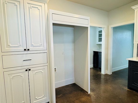 4th image of 811 McLish St