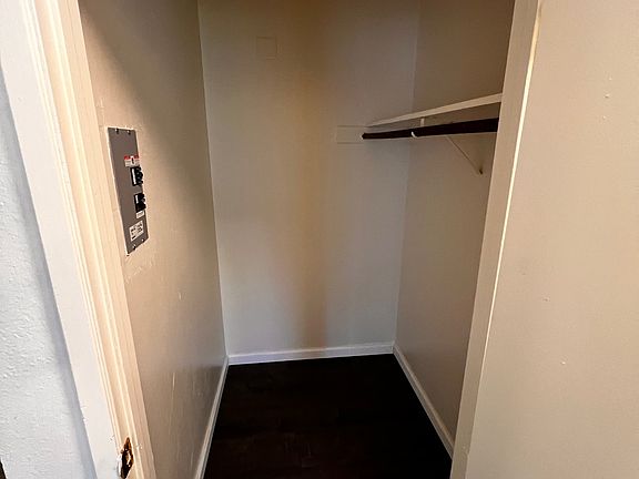 3rd image of 3830 Annadale Ln