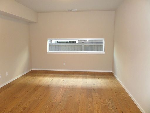 4th image of 16528 SE 46th Ct