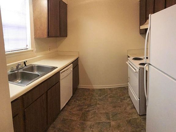 5th image of 2606 McLelland St