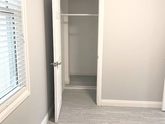 3rd image of 15 Euclid Ave #15