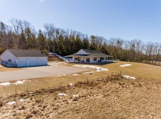 28 Old County Rd, Pittston, ME 04345