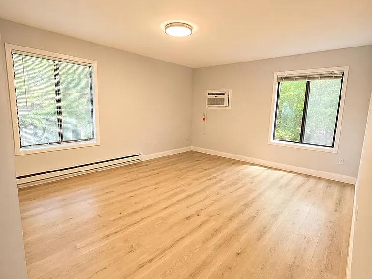 105 Amberly Dr #D — Photo 7