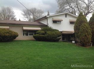 29945 Ravenscroft St, Farmington, MI 48331