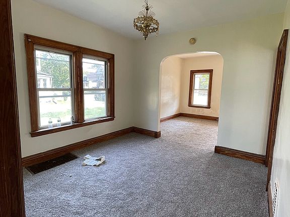 4th image of 260 Leroy Ave Unit 1