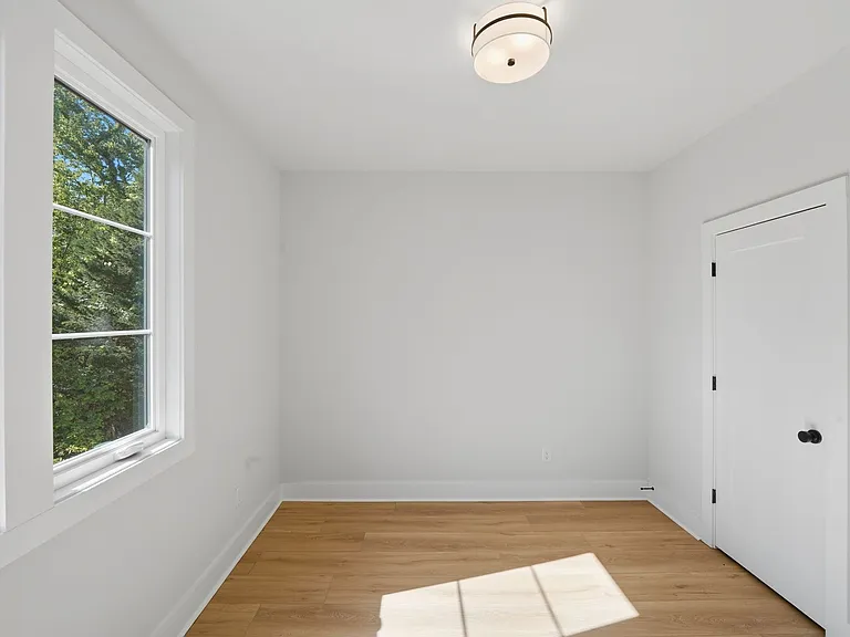 1358 Briar Creek Rd — Photo 30