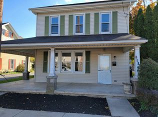 230 E Main St APT B, Leola, PA 17540
