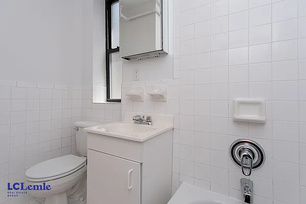 Rented by LC Lemle Real Estate Group | media 23