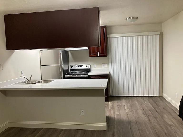 Yosemite Avenue Apartments — Photo 2