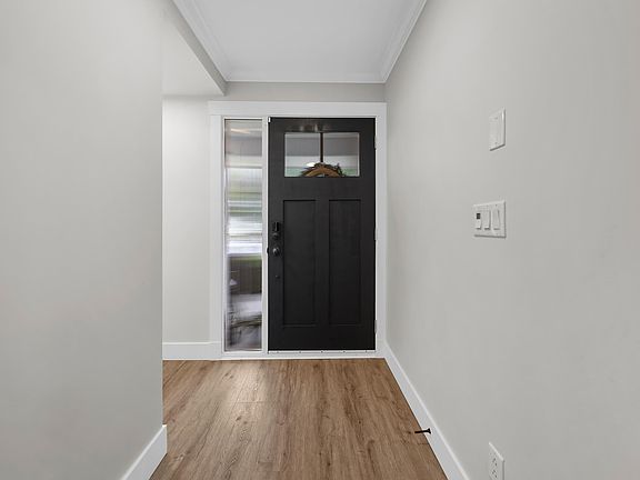 5th image of 3781 Robson Dr