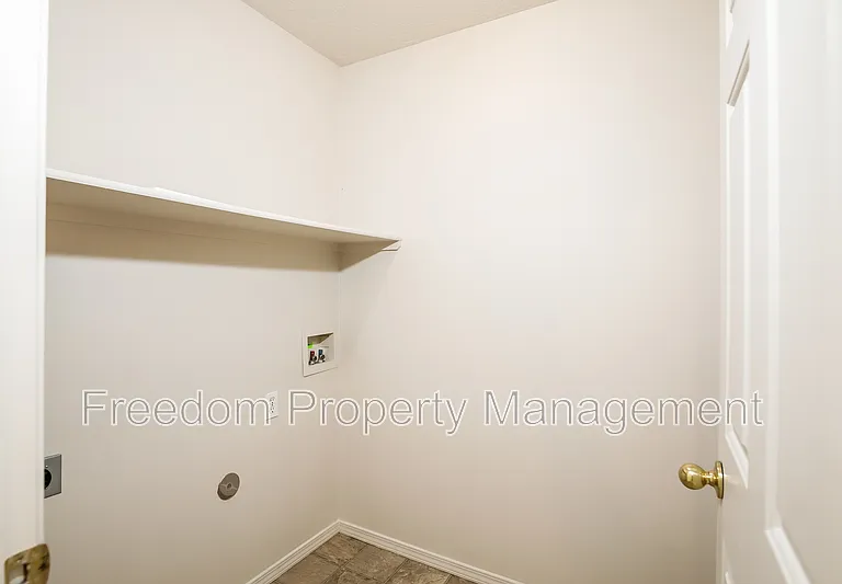 2135 S Crimson Rose Way — Photo 10