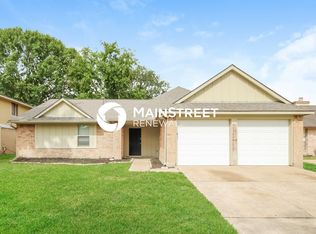 8811 Oakleaf Forest Dr, Houston, TX 77088