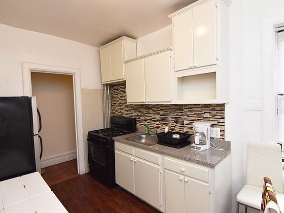 2nd image of 706 W 180th St APT 31