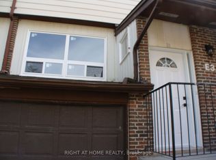 63 Ferris Ln #E3, Barrie, ON L4M5C4