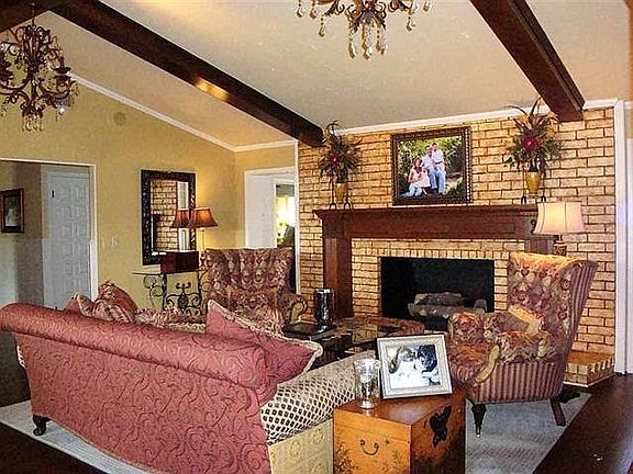 2nd image of 1204 Kirkwood Ln