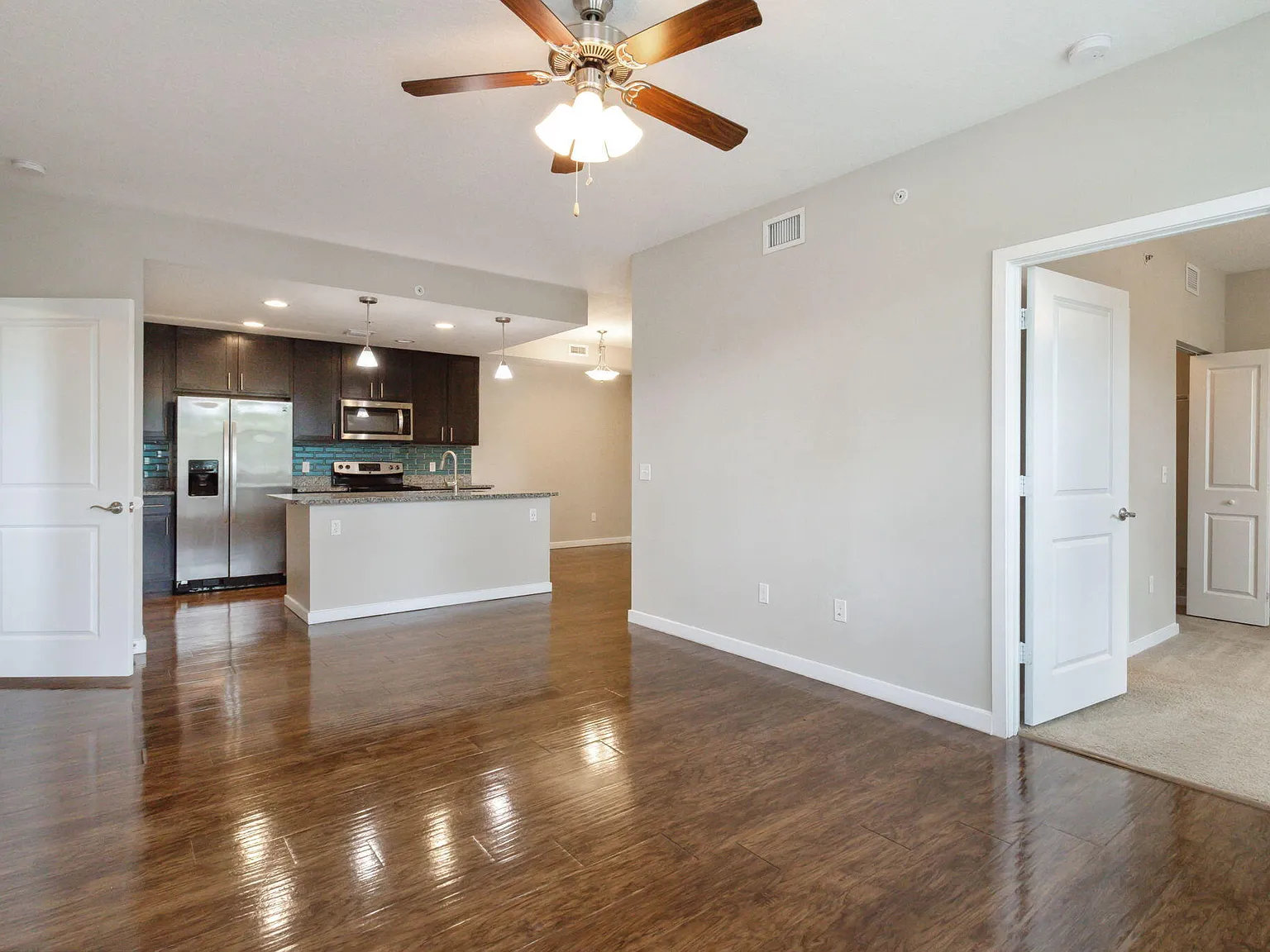 2 bed, 2.0 bath, 1138 sqft, $2,300 — Photo 4