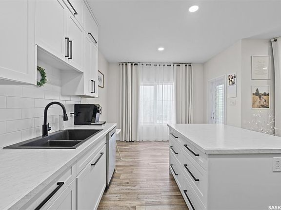 5th image of 744 19th STREET W