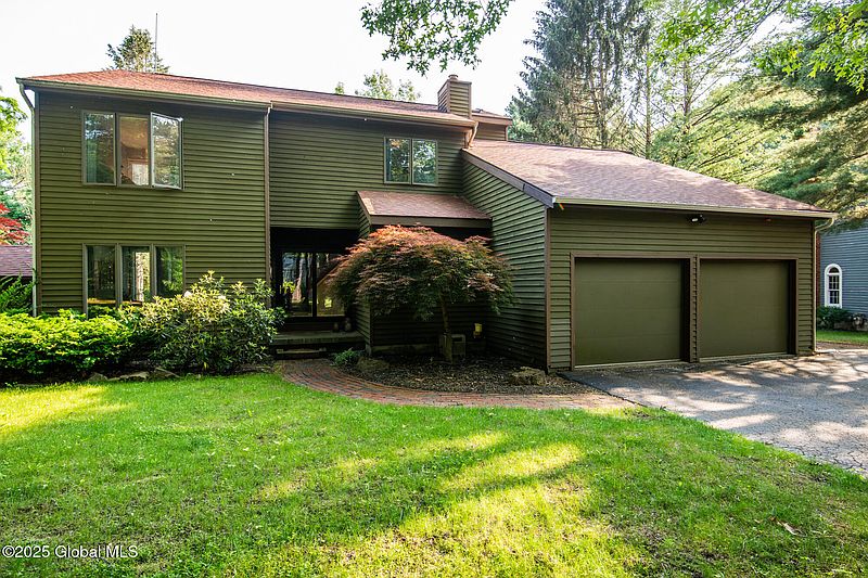 3rd image of 13 Robinwood Drive