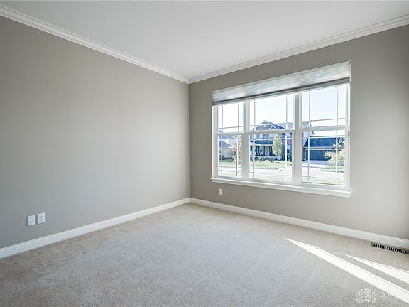 4th image of 412 Belleclaire Hl