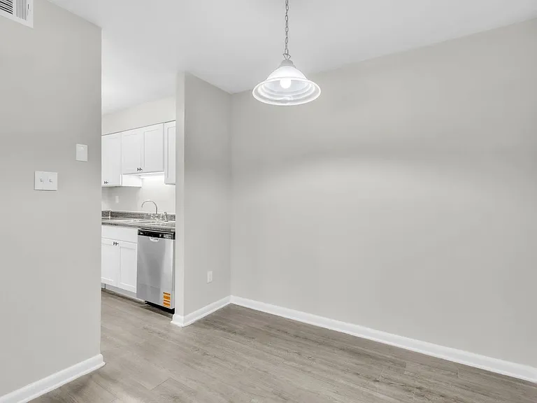 Country Creek Apartments — Photo 65
