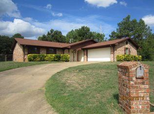 909 Panola Ct, Longview, TX 75604
