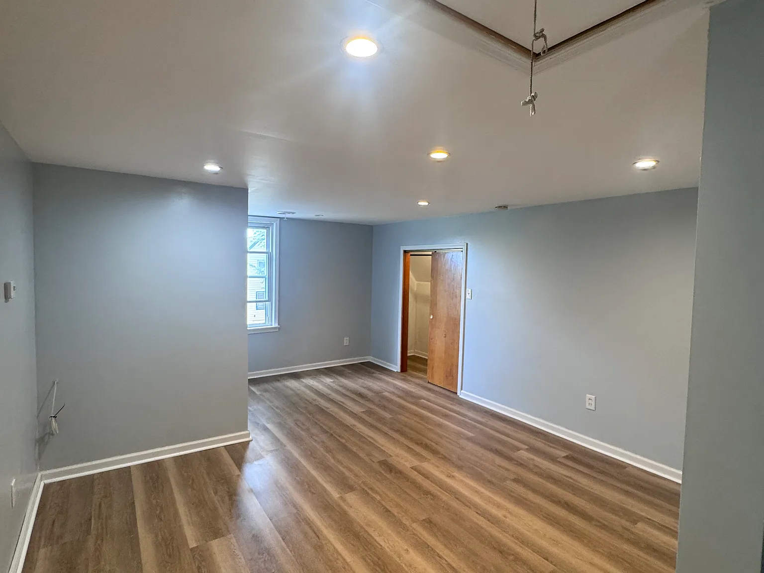 2 bed, $1,000 — Photo 2